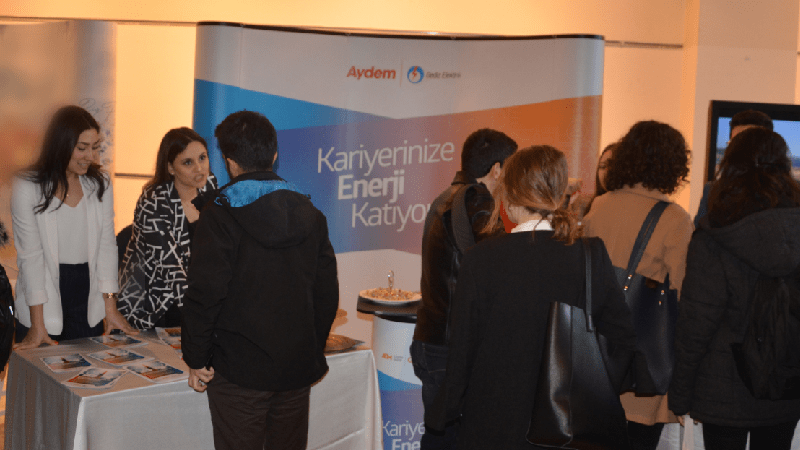  A Meet-up with Students at the Aegean Career Fair 